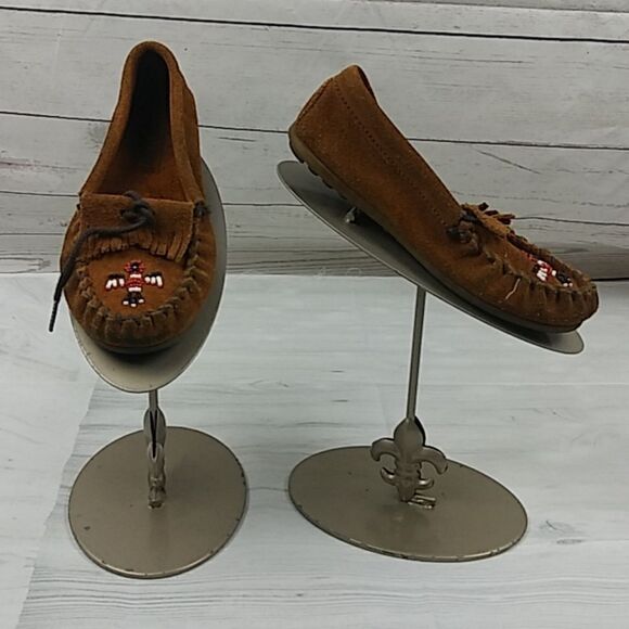 Minnetonka Flats Size 2 - Picture 2 of 5